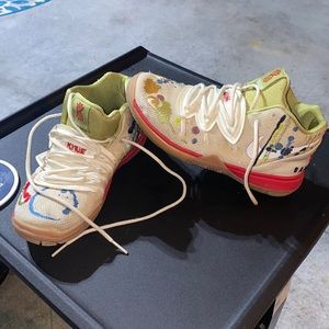 Gently used kids Kyrie Bandulu